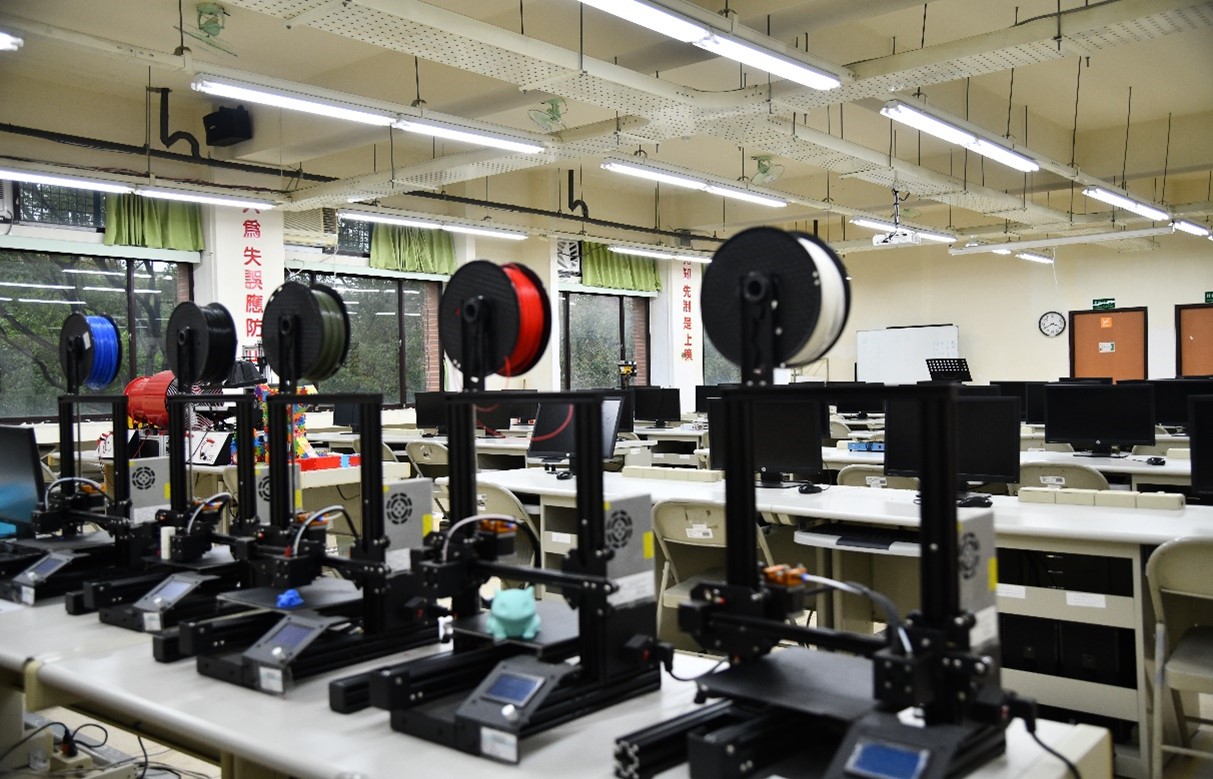 提供程式設計，物聯網概論、微處理機實習、專題製作、機器人概論與實習、專業英文、能源科技等課程教學。