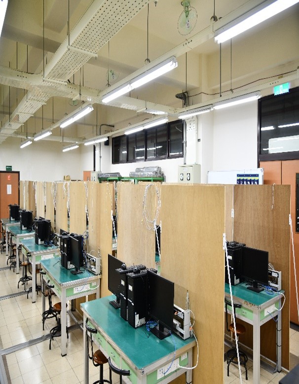 提供通信系統實習、自動控制實習、數位系統設計實習、電腦輔助設計、專題製作、網路架設丙級技能檢定課程教學及網路架設丙級檢定試場。