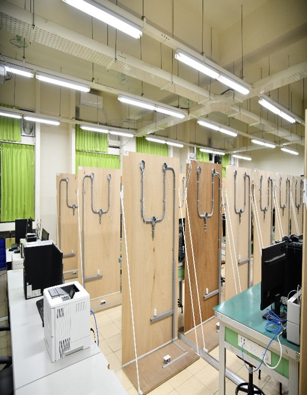 提供通信系統實習、自動控制實習、數位系統設計實習、電腦輔助設計、專題製作、網路架設丙級技能檢定課程教學及網路架設丙級檢定試場。